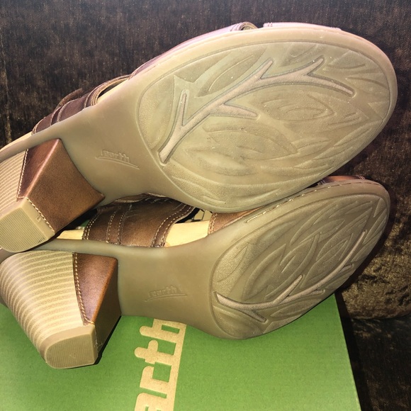 Earth sandals size 10 - Picture 4 of 6